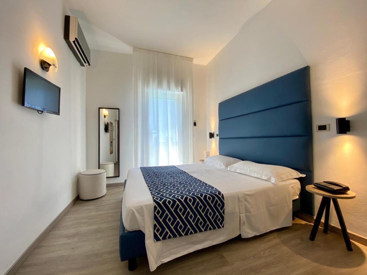 Hotel Rombino フォンテブランダ エクステリア 写真