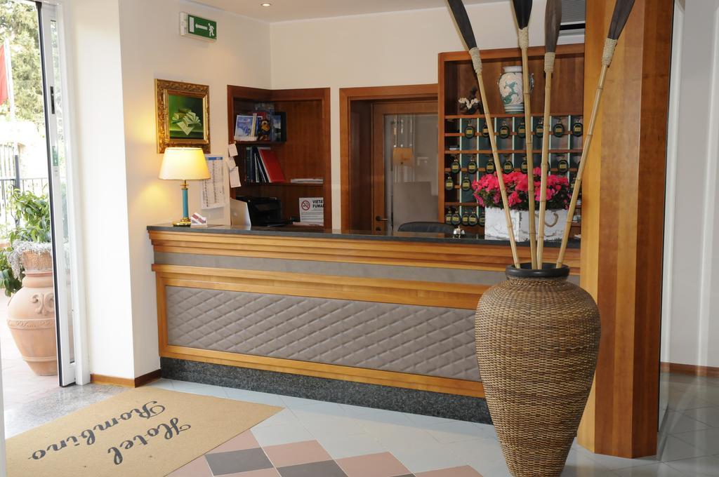 Hotel Rombino フォンテブランダ エクステリア 写真