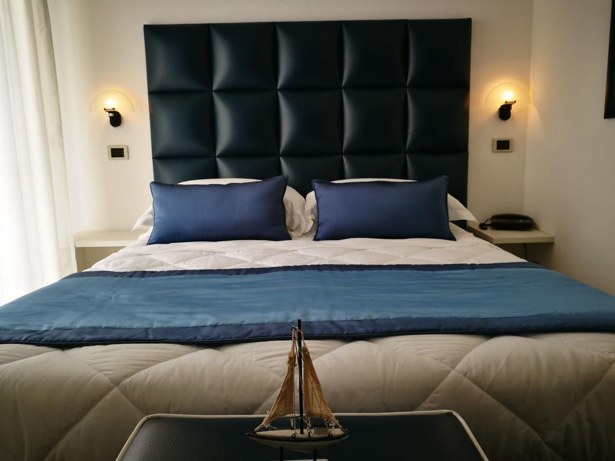 Hotel Rombino フォンテブランダ エクステリア 写真