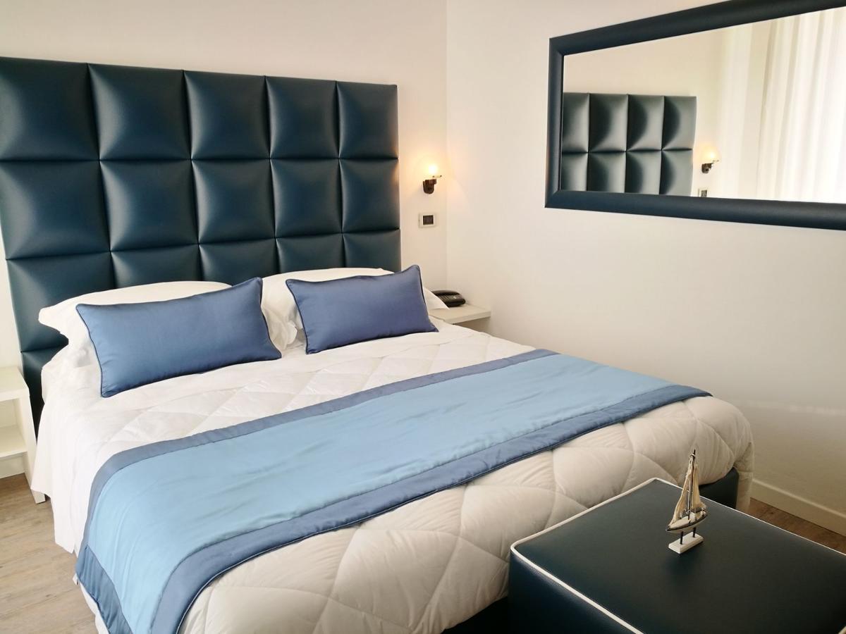 Hotel Rombino フォンテブランダ エクステリア 写真