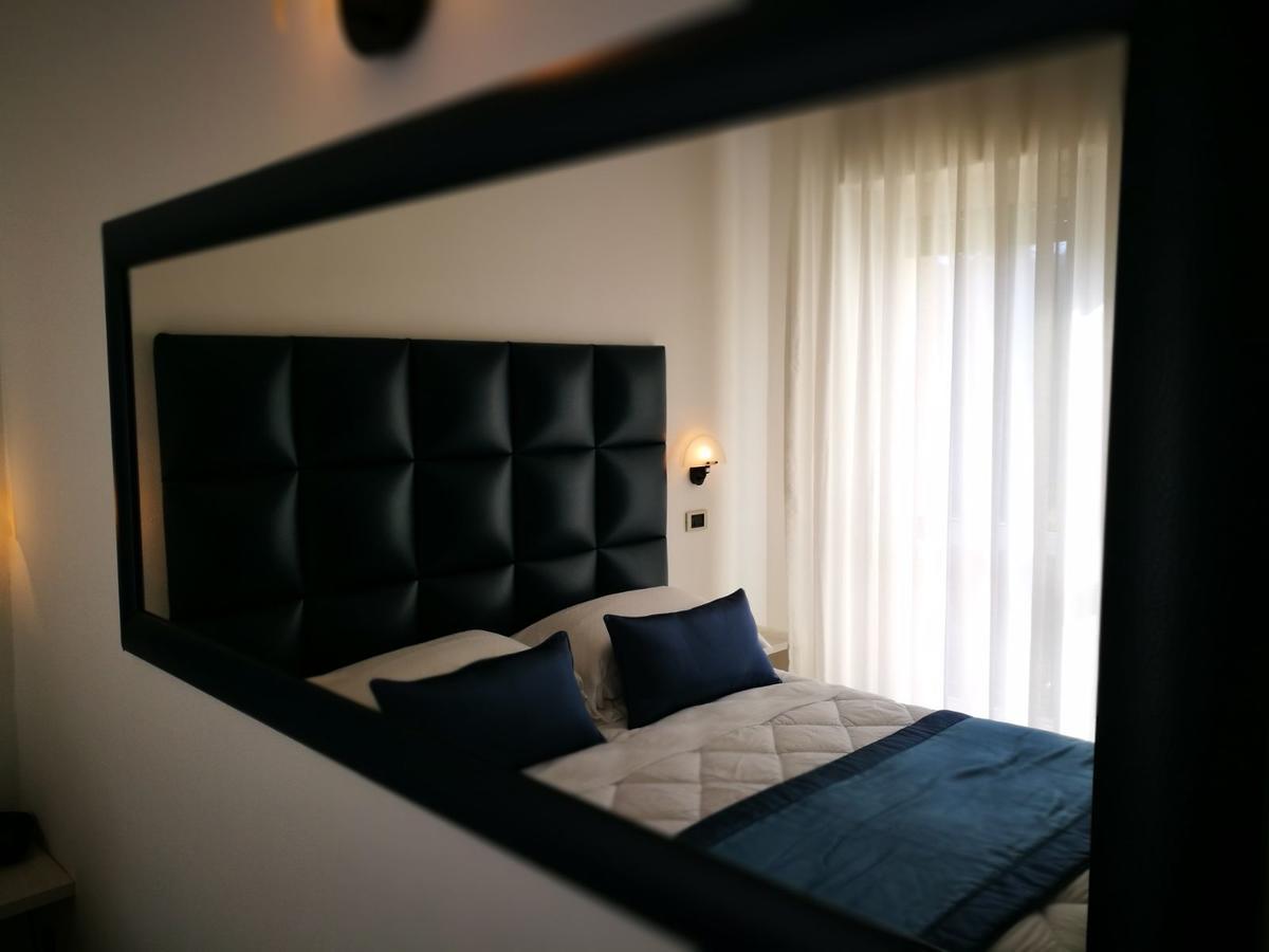 Hotel Rombino フォンテブランダ エクステリア 写真