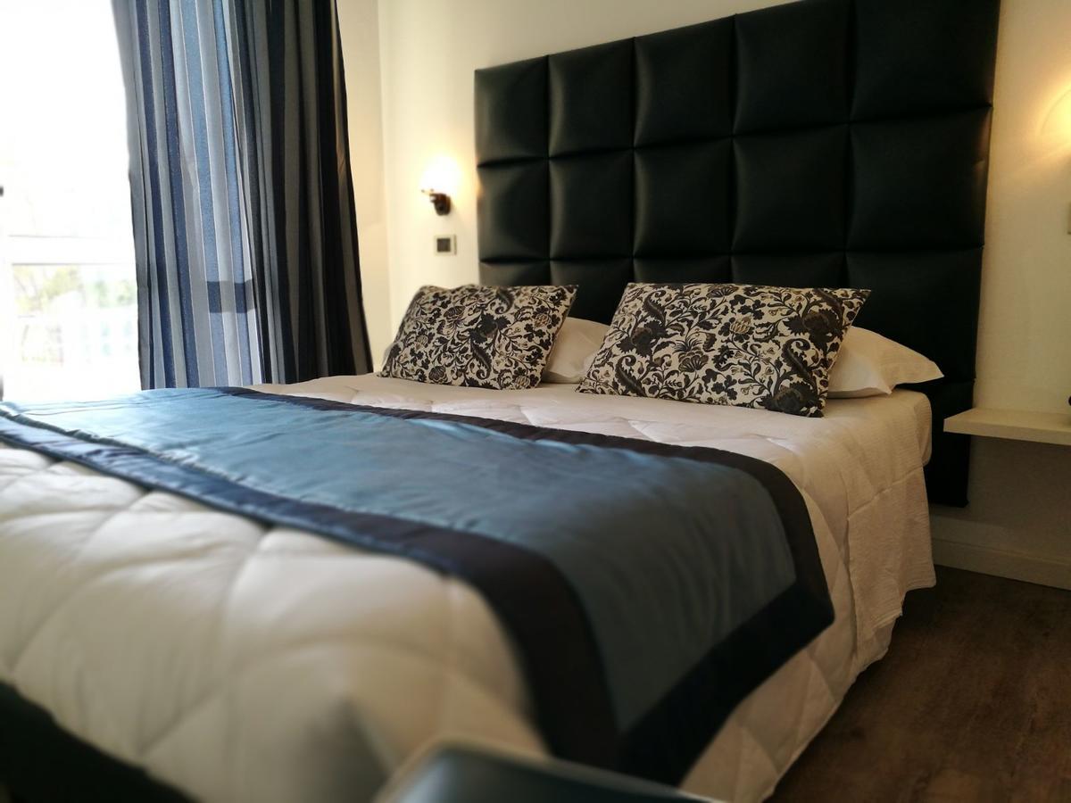 Hotel Rombino フォンテブランダ エクステリア 写真