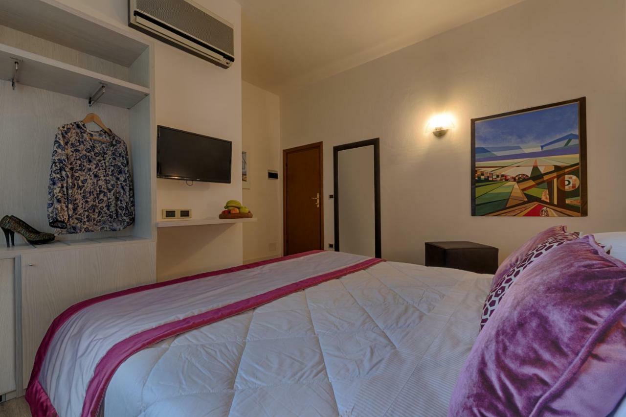 Hotel Rombino フォンテブランダ エクステリア 写真