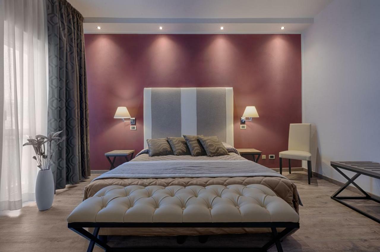Hotel Rombino フォンテブランダ エクステリア 写真